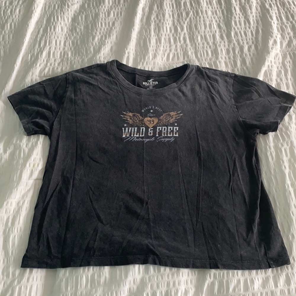 Hollister Women’s Wild & Free Distressed Crop Top Medium Biker Motorcycle